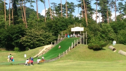 鳥取 森の国 大山フィールドアスレチック アスレチックに芝生すべりに 一日遊べる 子育て日記 室内施設 こどもの遊び場を紹介